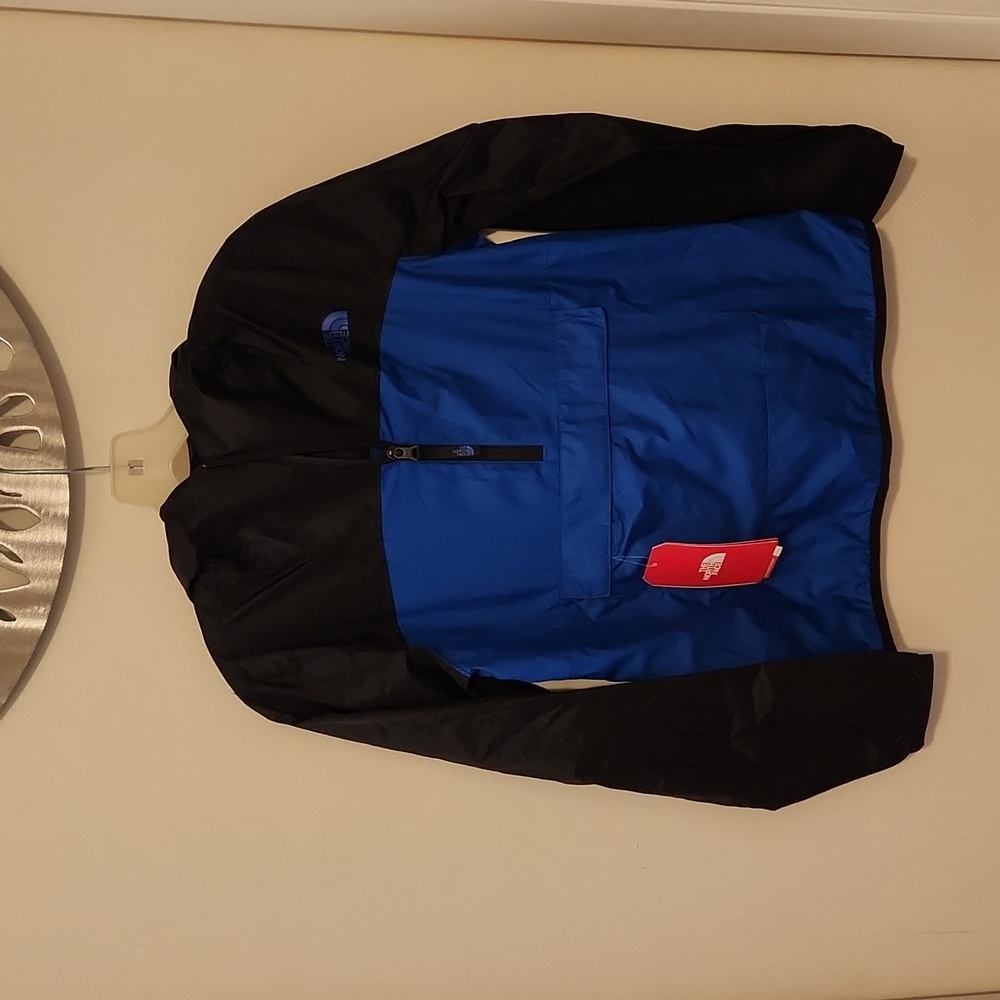 Boys North Face windbreaker jacket size Large